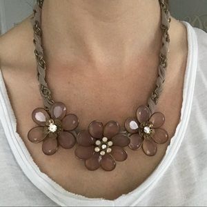 Pretty flowered necklace